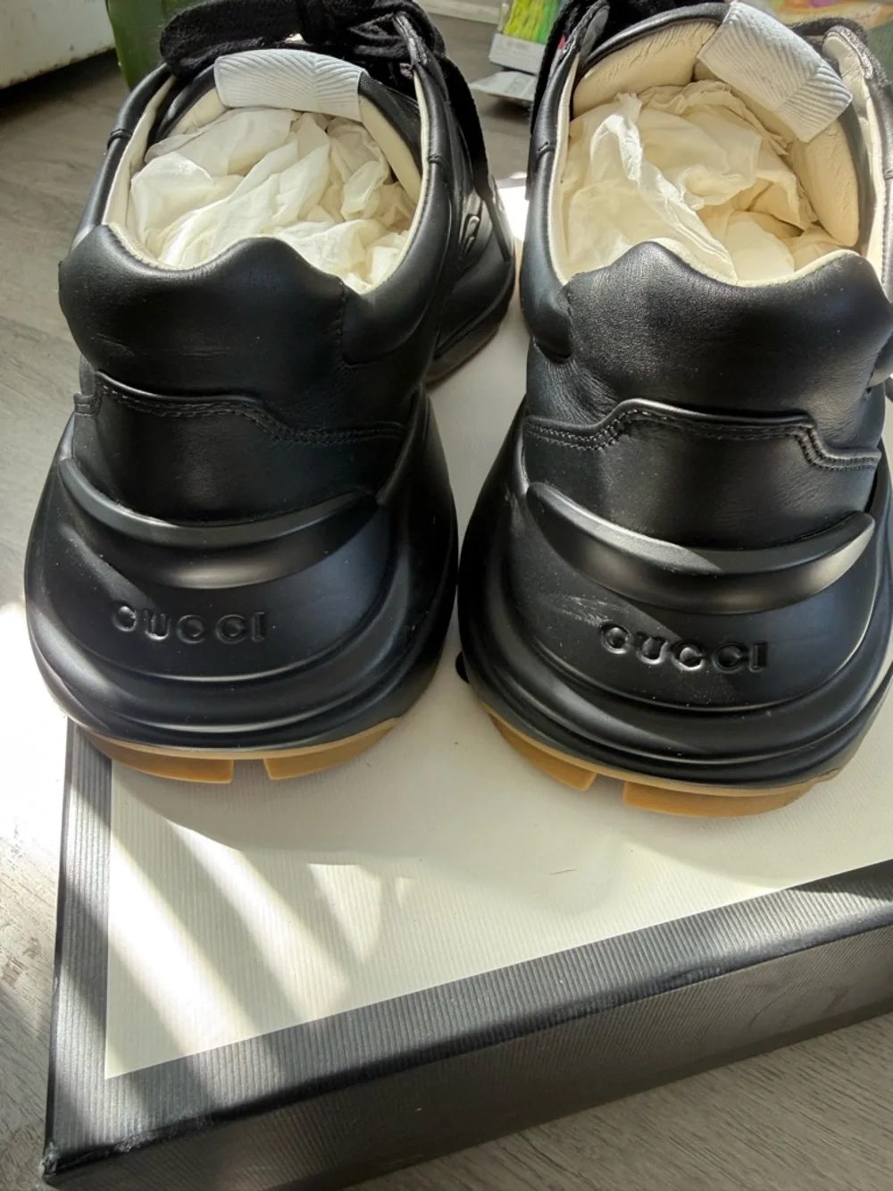 GUCCI MENS LEATHER SNEAKERS SIZE 9 - Picture 7 of 14